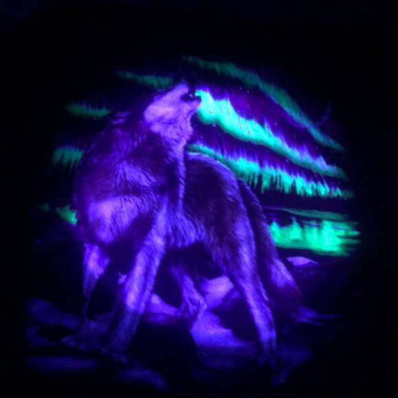 Vtg Timber Wolf Northern Lights Graphic T-Shirt Sz XL? Glows! UV Black Light - Picture 3 of 7